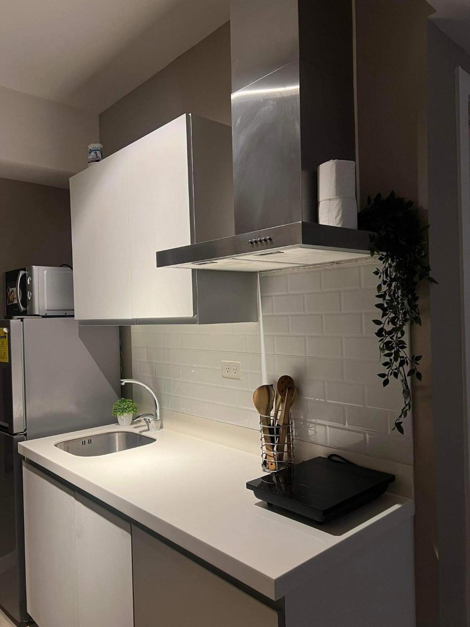 Azure Urban Resort Residence R&C - Paranaque Маніла Екстер'єр фото