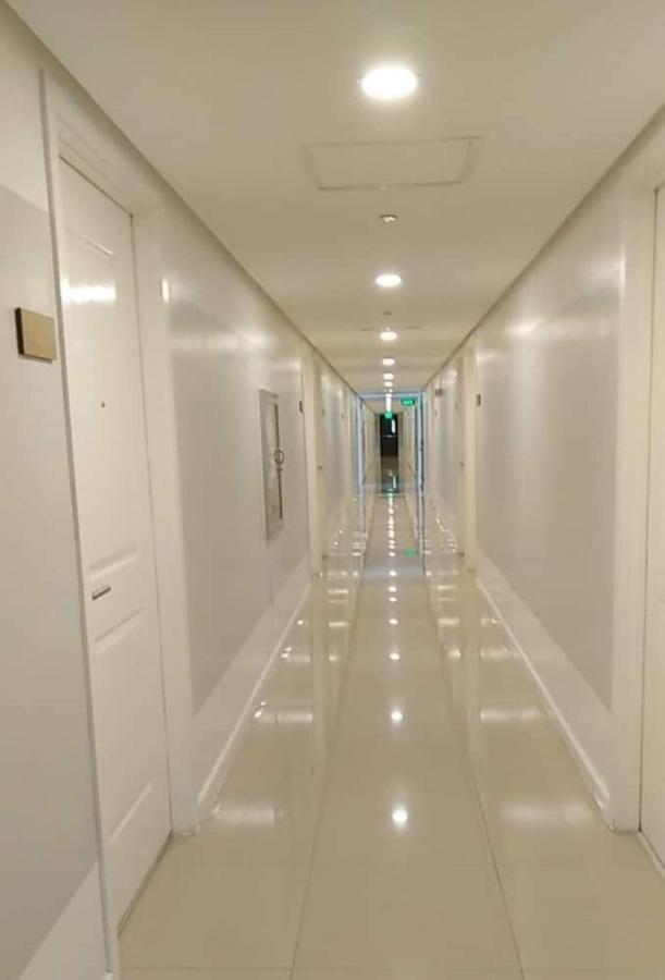 Azure Urban Resort Residence R&C - Paranaque Маніла Екстер'єр фото